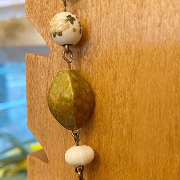 Vintage Gold Plated Chain and White Green Japanese Bead and Charm Necklace - Picture 4 of 5